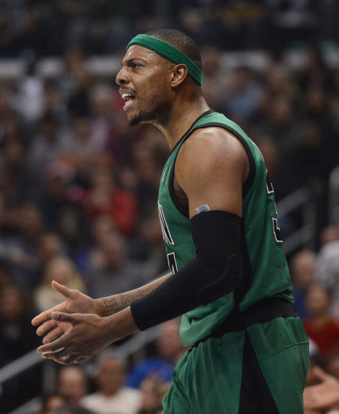 斯基拉：DV9续约的唯一可能是接受3-4年合同，年薪600-800万（斯基拉：DV9续约需签3-4年合约，年薪600-800万为唯一方案）