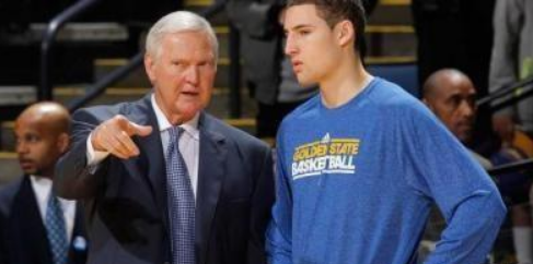 英超夺冠赔率更新：维拉冲至并列第三，阿森纳稳居第一（英超冠军赔率最新榜：阿森纳稳居榜首，维拉跃升至并列第三）