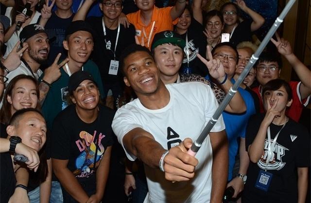 浓眉哥的交易意愿成谜（浓眉哥的交易意向扑朔迷离）