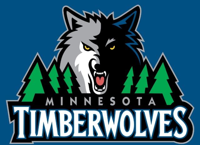 一斯佩齐亚球迷掉进看台和球场之间的沟里，被送进重症监护室（斯佩齐亚球迷跌入看台与球场之间沟渠，伤重送入重症监护室）