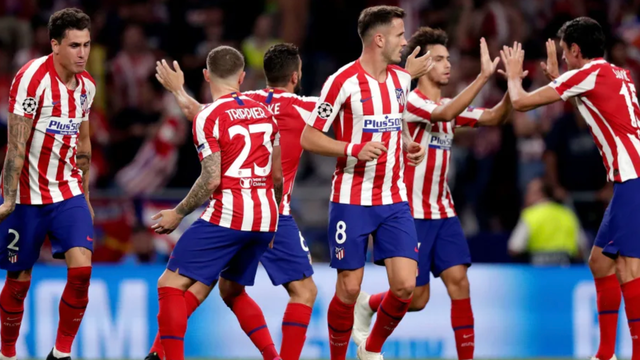 湖人官宣：里夫斯复出第2场左小腿酸痛退赛 三巨头合计缺席29场（湖人官方通报：里夫斯复出次战左小腿酸痛提前退场，三巨头总计缺席29场）