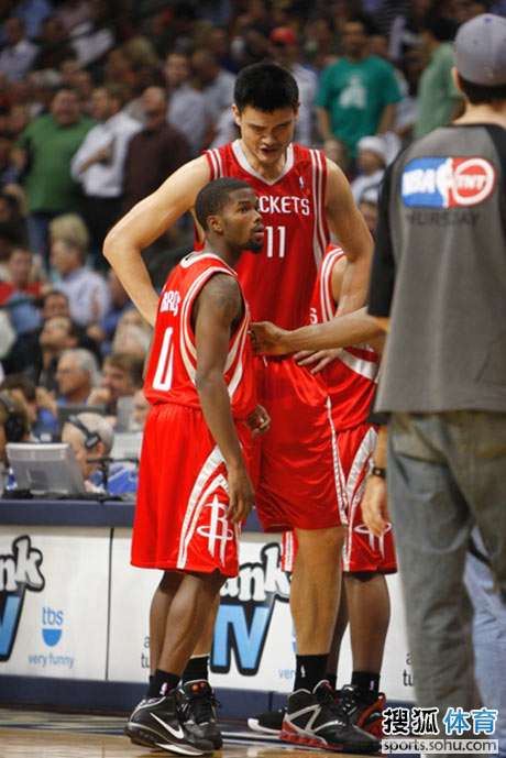 替补差距大！快船替补仅15分，灰熊则轰下47分（替补火力悬殊：快船仅15分，灰熊替补砍下47分）