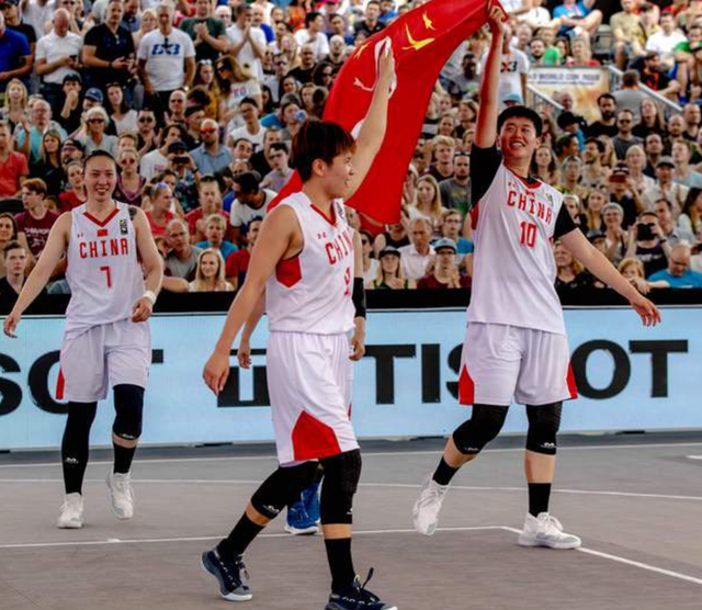 未来之星：拜仁小将卡尔引起纽卡斯尔、阿贾克斯和法兰克福的关注（拜仁新星卡尔获纽卡、阿贾克斯与法兰克福青睐）