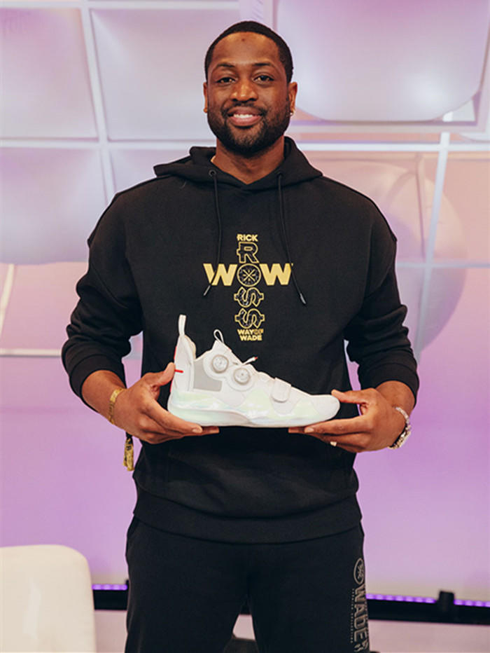 罗体主编批评琼托利签库普：花费6000万欧，却签回一个边后卫（罗体主编炮轰琼托利签库普：砸6000万欧，只换来一名边后卫）