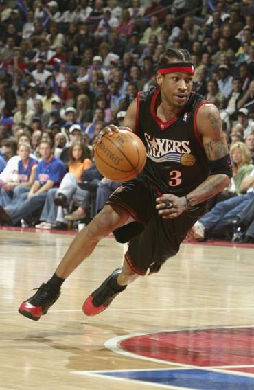 巴塞罗那主帅弗利克淡化了球队在西甲联赛榜首的领先优势（弗利克低调看待巴萨在西甲的榜首优势）