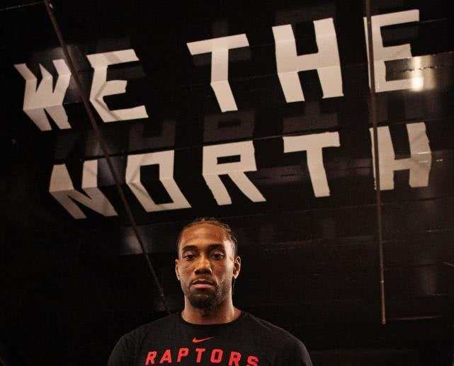 斯基拉：英超俱乐部想签圣地亚哥-卡斯特罗，但博洛尼亚不想卖（斯基拉：多家英超球队青睐圣地亚哥·卡斯特罗，但博洛尼亚态度强硬不愿放人）