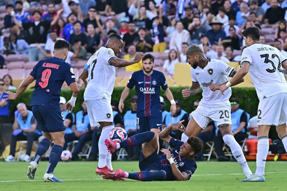 CBA比赛精彩瞬间：深圳队绝杀广东,（CBA巅峰时刻：深圳压哨绝杀广东）