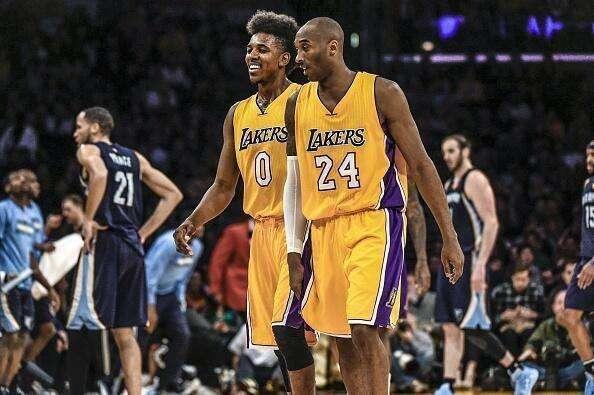 62场，埃梅里成为维拉队史带队英超胜场数第一的主帅（埃梅里执教62场，登顶维拉英超胜场最多主帅）