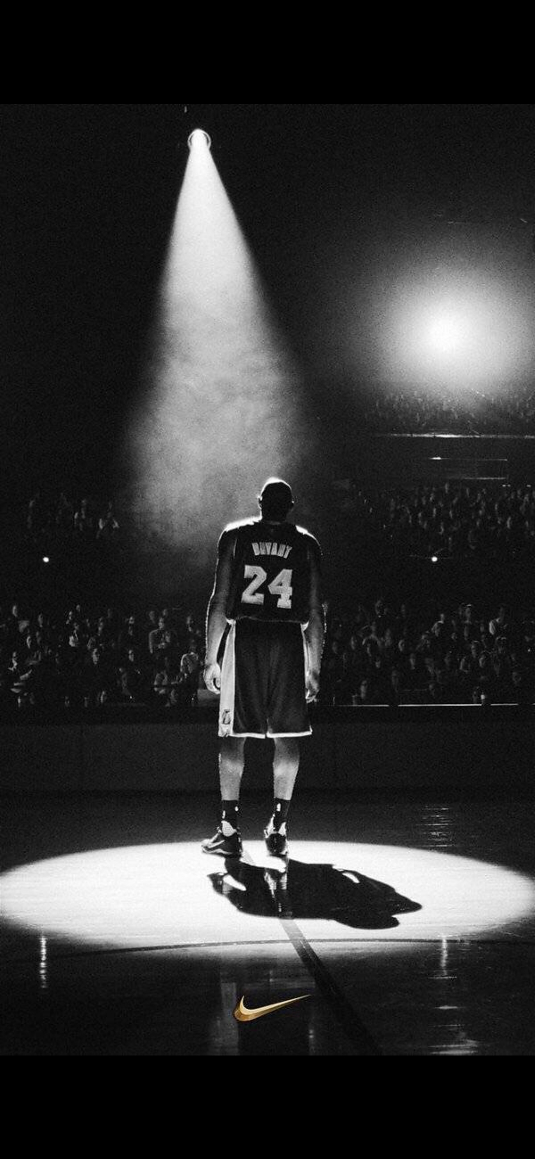 徐杰表现抢眼，三分球助力广东队领先（徐杰手感火热，三分助广东队占先）