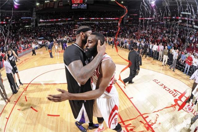 齐沃：两连败出现更衣室问题？我无需否认什么，足球总是如此（齐沃回应两连败与更衣室质疑：无需否认，足球本就如此）