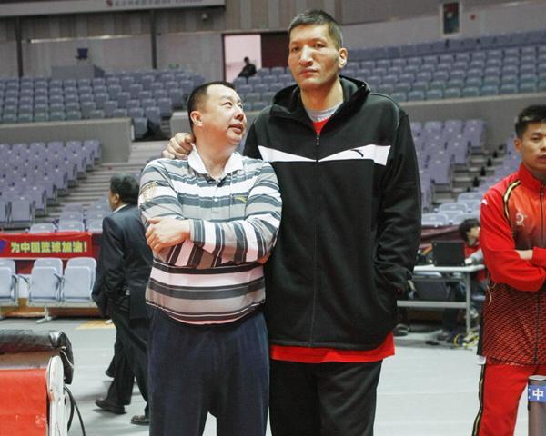 媒体人：北控为什么要放走俞长栋和刘晓宇 杜伯超又没经验（媒体人质疑北控放走俞长栋、刘晓宇：杜伯超经验不足）