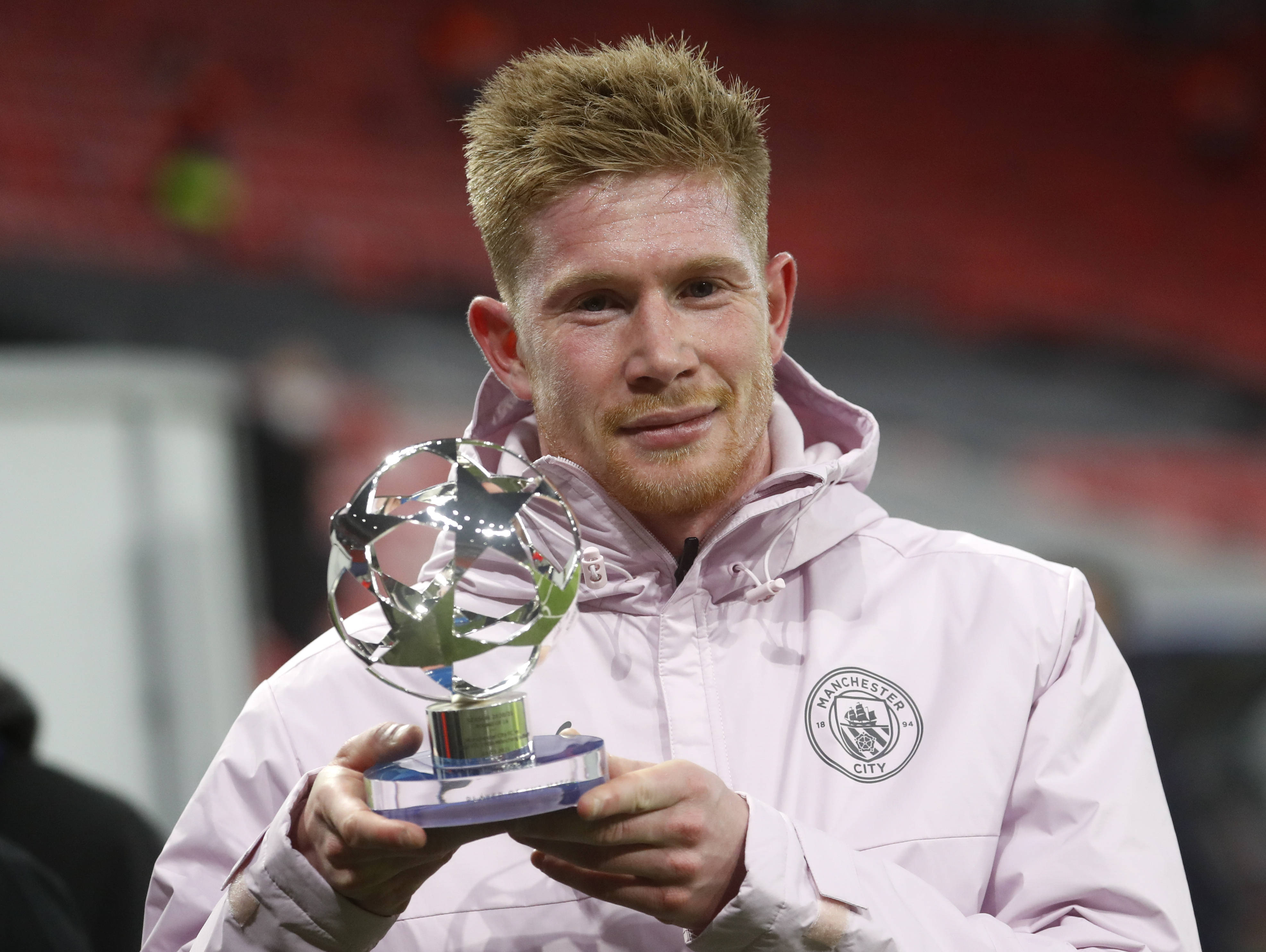 上周末的足球比赛让巴萨球迷心情舒畅（上周末的足球赛令巴萨球迷心情大好）