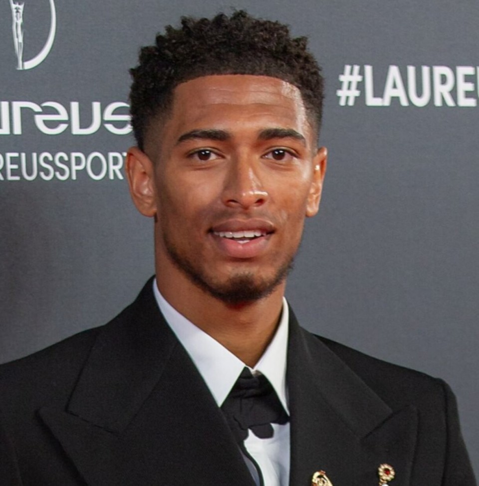 记者：恩昆库在冬窗的未来值得关注；米兰会和经纪人谈莱万（记者称冬窗恩昆库动向值得关注，米兰将与莱万经纪人会面）