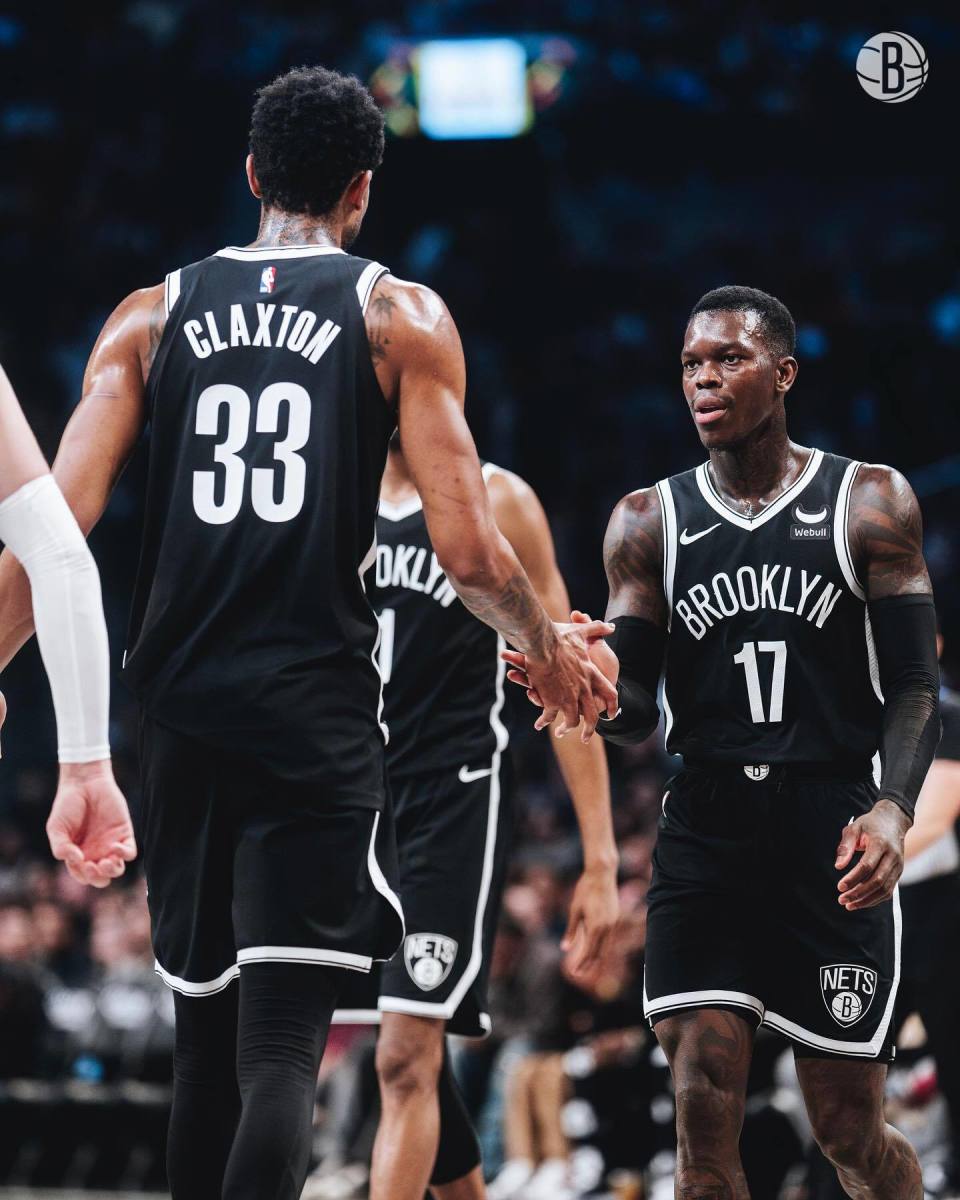 马德兴：海港三连冠胜在稳定二字；塞蒂恩下课因率队员讨薪（马德兴评：海港三连冠得益于稳定；塞蒂恩因率队讨薪被解雇）