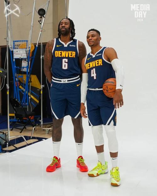 利物浦2-2热刺欧冠小组赛焦点战（欧冠小组赛重头戏：利物浦与热刺2-2战平）