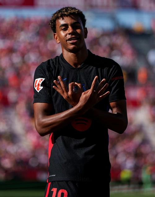 天皇杯半场：永户胜也破门，神户胜利船1-0广岛三箭（天皇杯半场：永户胜也建功，神户胜利船1-0暂领先广岛三箭）