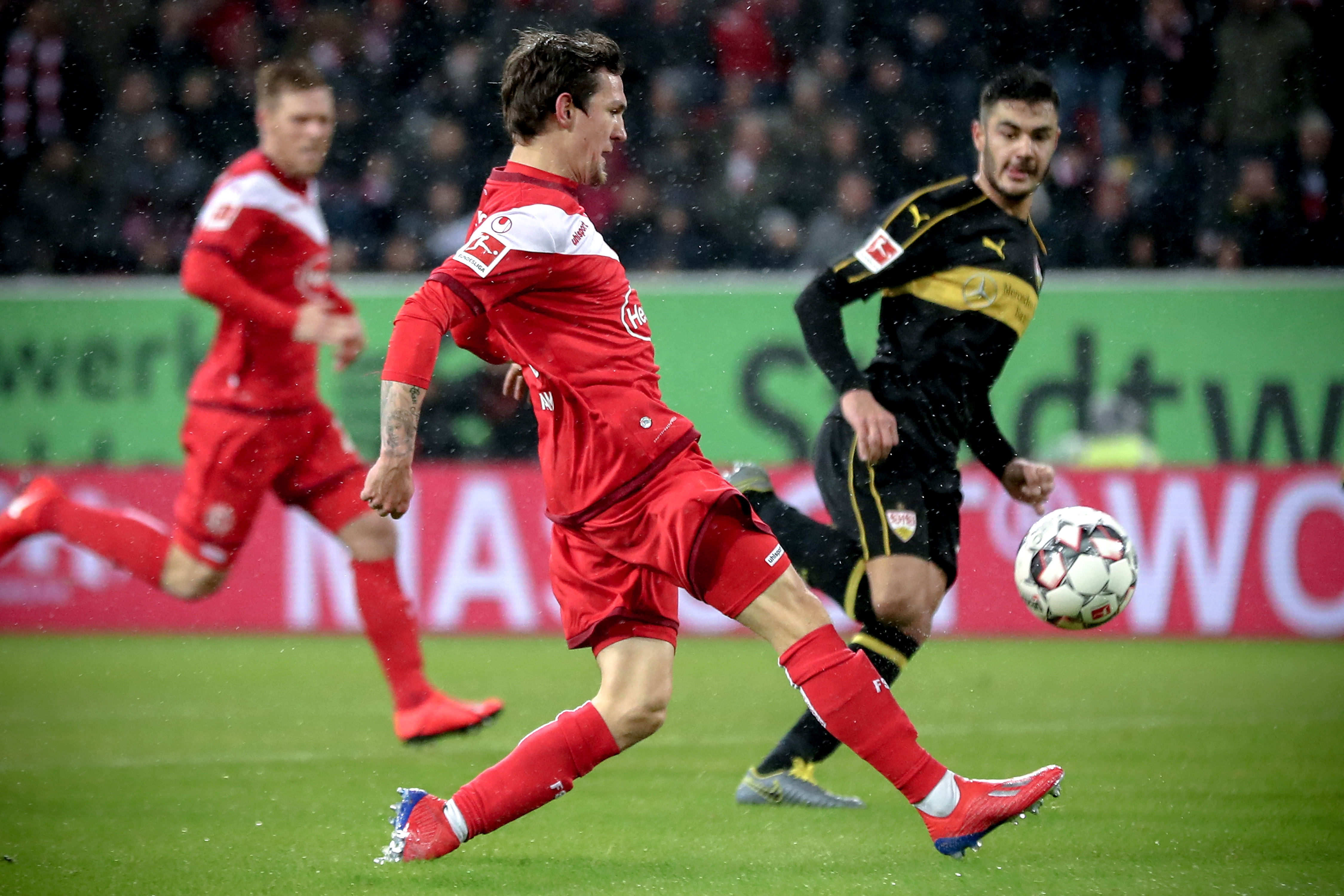 颜骏凌：和范德萨交换了联系方式，在儿时偶像面前踢球是圆梦（颜骏凌谈范德萨：已互换联系方式，在儿时偶像面前踢球圆梦）