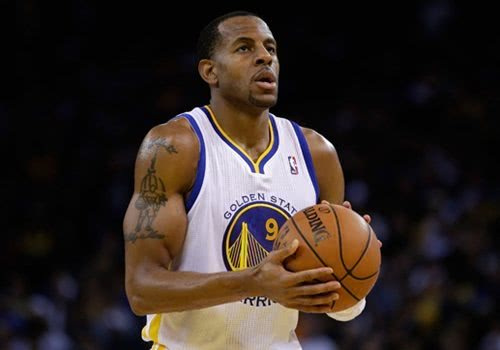 欧冠积分榜分析：小组晋级形势紧张,（欧冠积分盘点：小组出线竞争白热化）