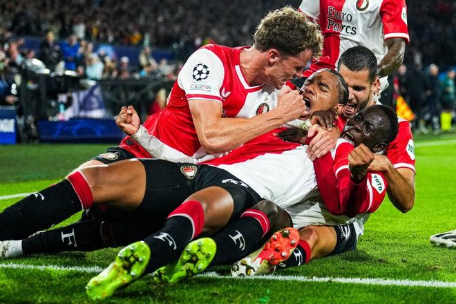 英超战报：伊萨克破门，罗梅罗、西蒙斯染红，9人热刺1-2利物浦（英超简讯：伊萨克建功，罗梅罗、西蒙斯被罚下，9人热刺1-2不敌利物浦）