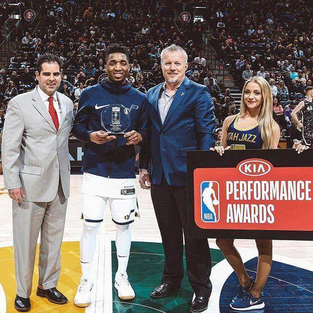 曼晚：巴莱巴在非洲杯遭遇伤病，若不严重曼联将继续追求他（曼晚：巴莱巴非洲杯受伤，若伤情无大碍曼联仍将推进引进）